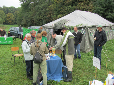 03_bij_de_infotafels(1)